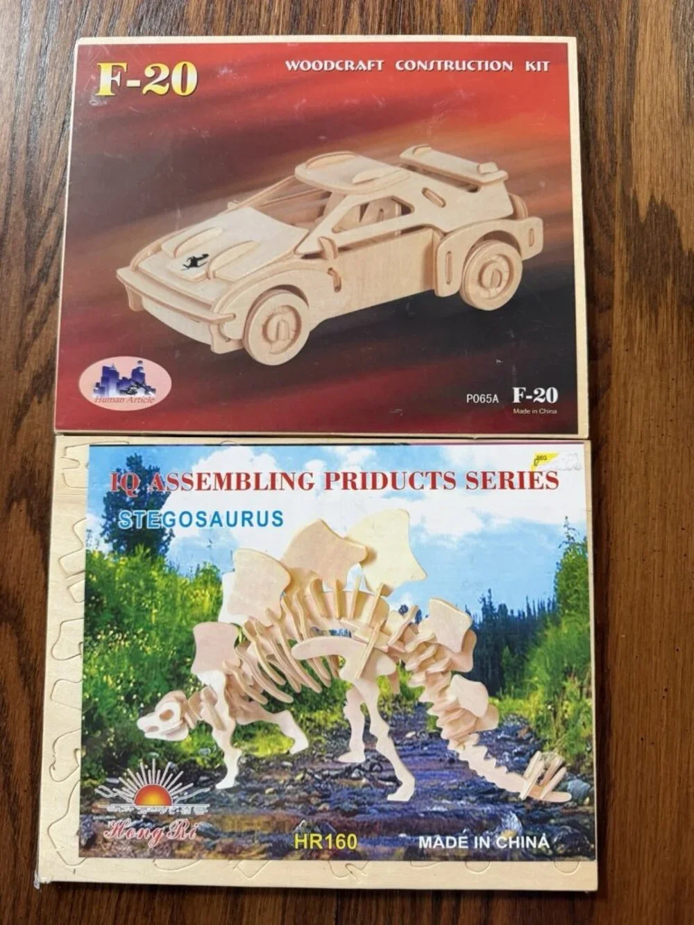New/Sealed Easy‎ to Assemble Wooden 3D models Stegosaurus & F-20 Car